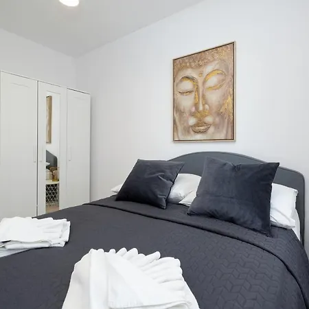 Tolles Familienapartment Mit 3 Schlafzimmern Einer Terrasse Und Garage By Jantar Kolobrzeg