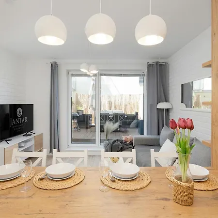 Tolles Familienapartment Mit 3 Schlafzimmern Einer Terrasse Und Garage By Jantar Διαμέρισμα Kołobrzeg