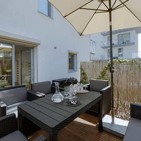 Tolles Familienapartment Mit 3 Schlafzimmern Einer Terrasse Und Garage By Jantar Διαμέρισμα