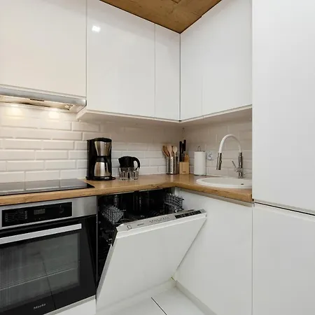 Daire Tolles Familienapartment Mit 3 Schlafzimmern Einer Terrasse Und Garage By Jantar Kolobrzeg